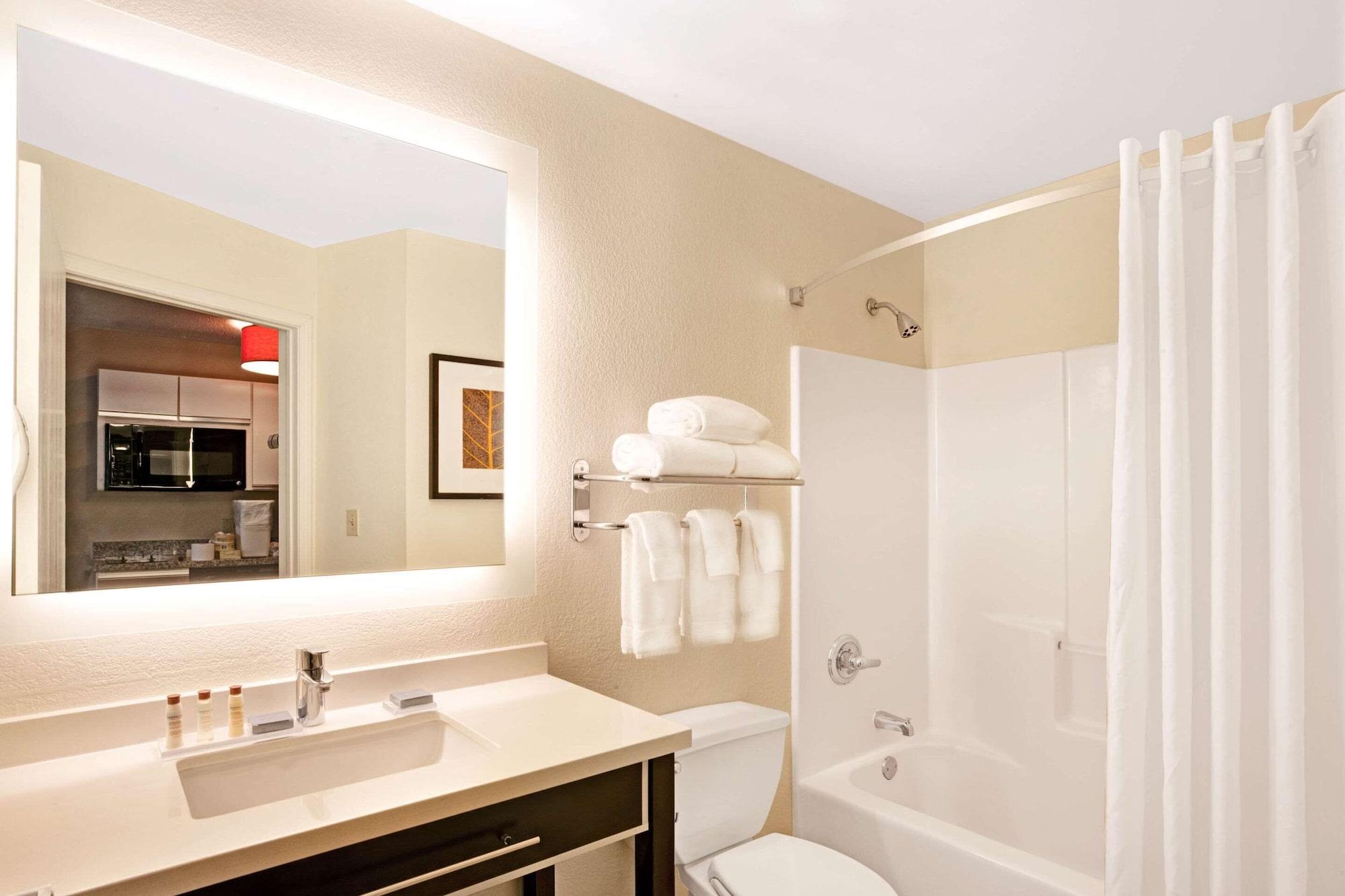 Mainstay Suites Hartford Meriden Eksteriør bilde